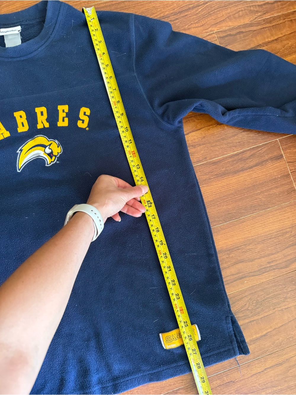 Vintage Fleece Buffalo Sabres sweater fits like a large - Picture 7 of 13